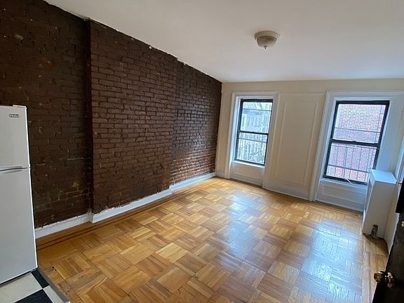 2nd image of 801 Lexington Ave #5B