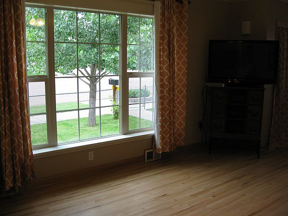 5th image of 501 4th Ave N