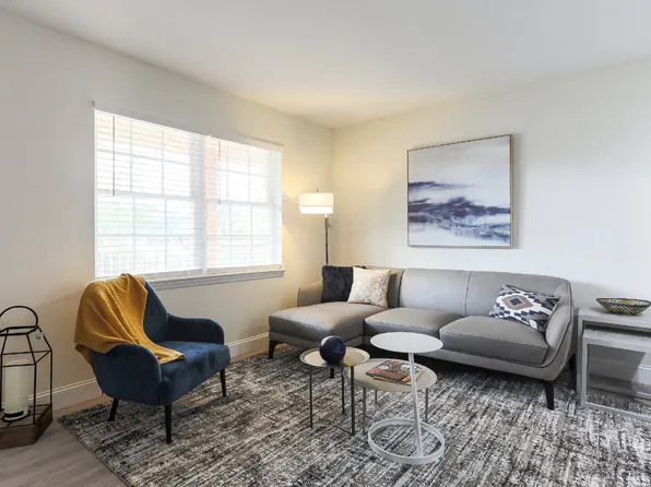 2006 House Ave #17, Durham, NC 27707