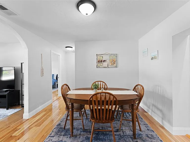 909 Bentwood Ln #1 — Photo 11