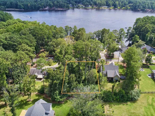 42 Lakeview Dr #13B, Southern Pines, NC 28387