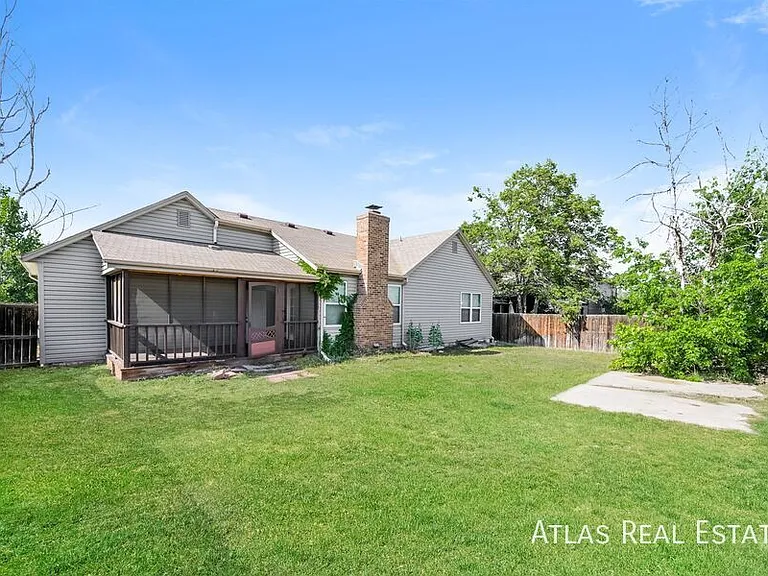 8484 Wheatgrass Cir — Photo 15
