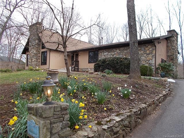 1st image of 55 Crescent Dr