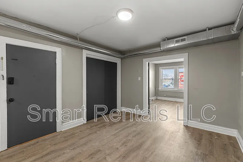 1 bed, 1.0 bath, 600 sqft, $699 — Photo 3