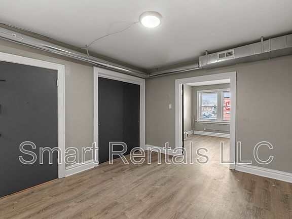 3rd image of 5618 S Grand Blvd APT 9
