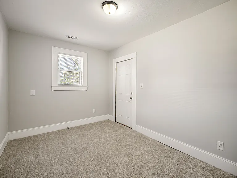 373 Spring St SW #1 — Photo 18