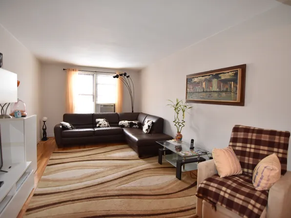 2717 East 28th Street image 1 of 13