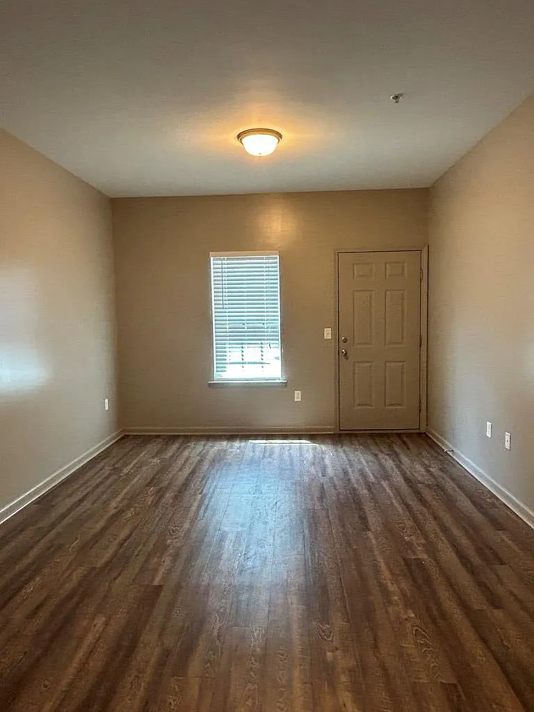 2 bed, 2.0 bath, $1,000 — Photo 2