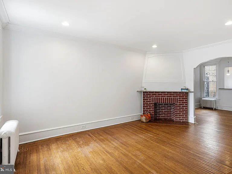 5361 Morse St — Photo 7