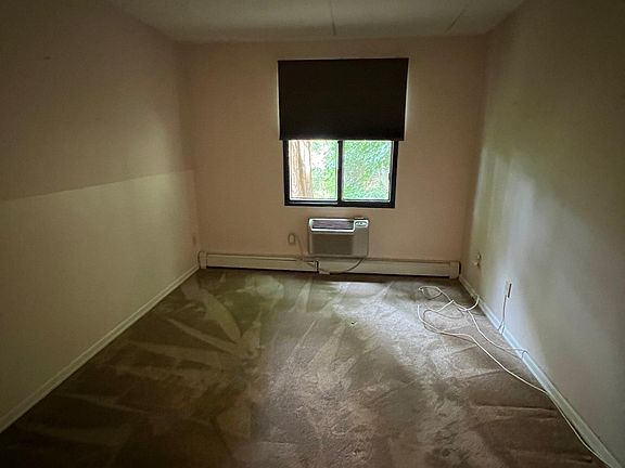 4th image of 1120 Warburton Ave #1