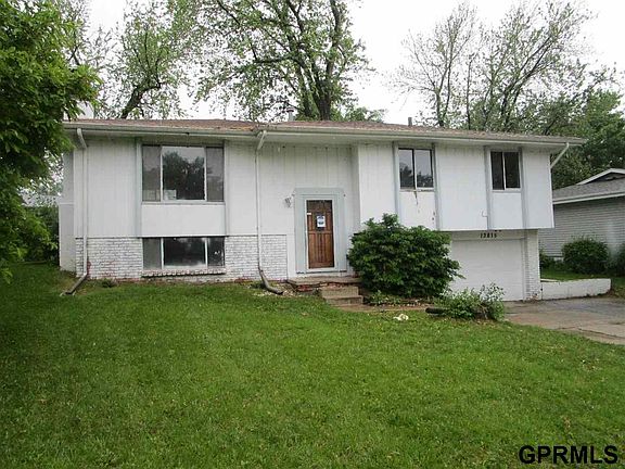 3rd image of 13815 West Cir