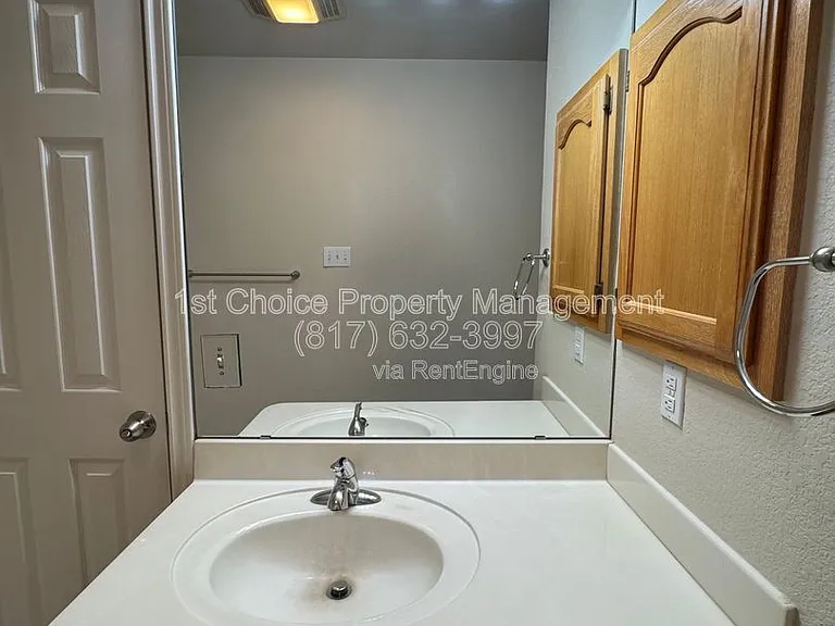 957 Austin Ct — Photo 14