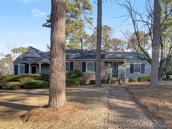 1610 Twin Oak Dr, Fayetteville, NC 28305