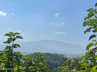 2710 Mountain Blvd, Sevierville, TN 37876