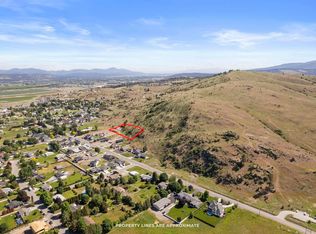 801 S Henry Rd, Greenacres, WA 99016