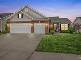 3509 Charlestowne Crossing Dr, Saint Charles, MO 63301