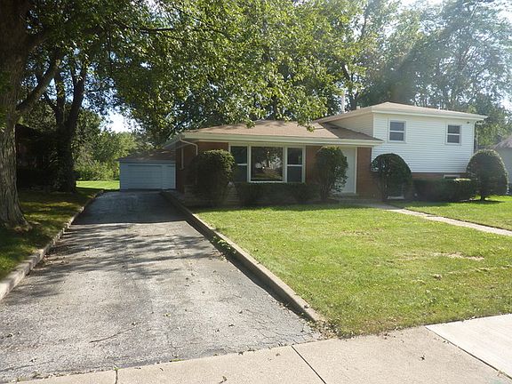 2nd image of 715 E 158th St