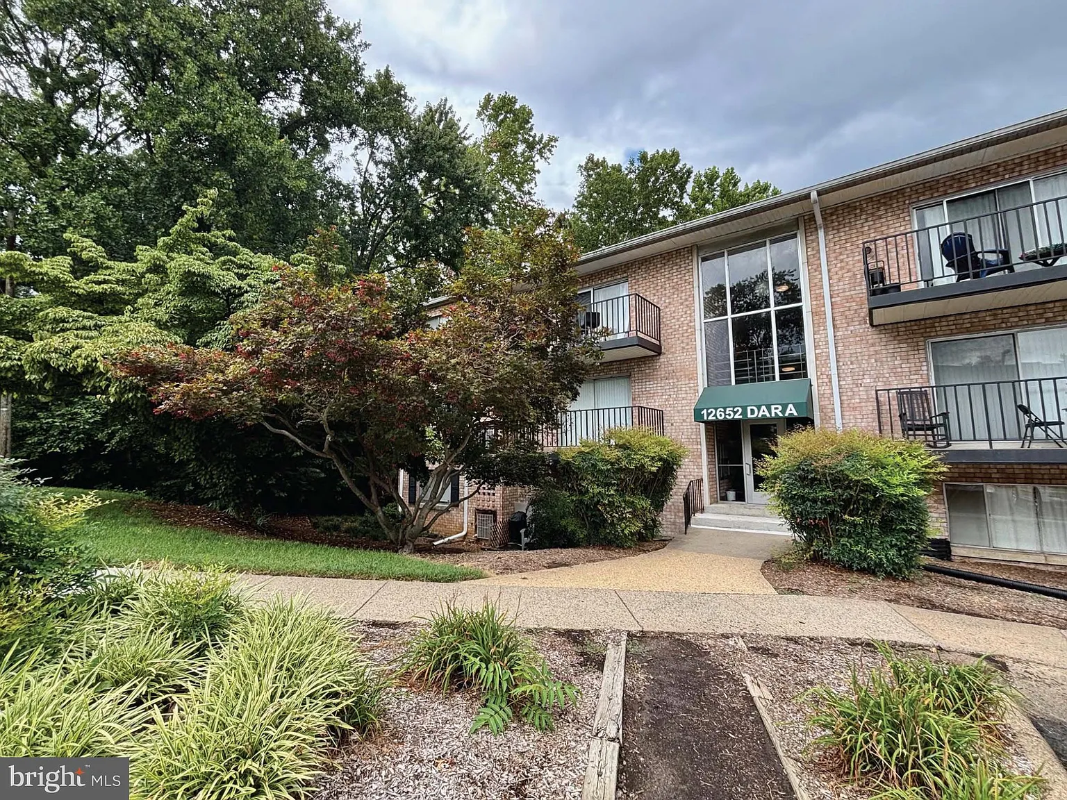 1 bed, 1.0 bath, 710 sqft, $1,750 — Photo 1