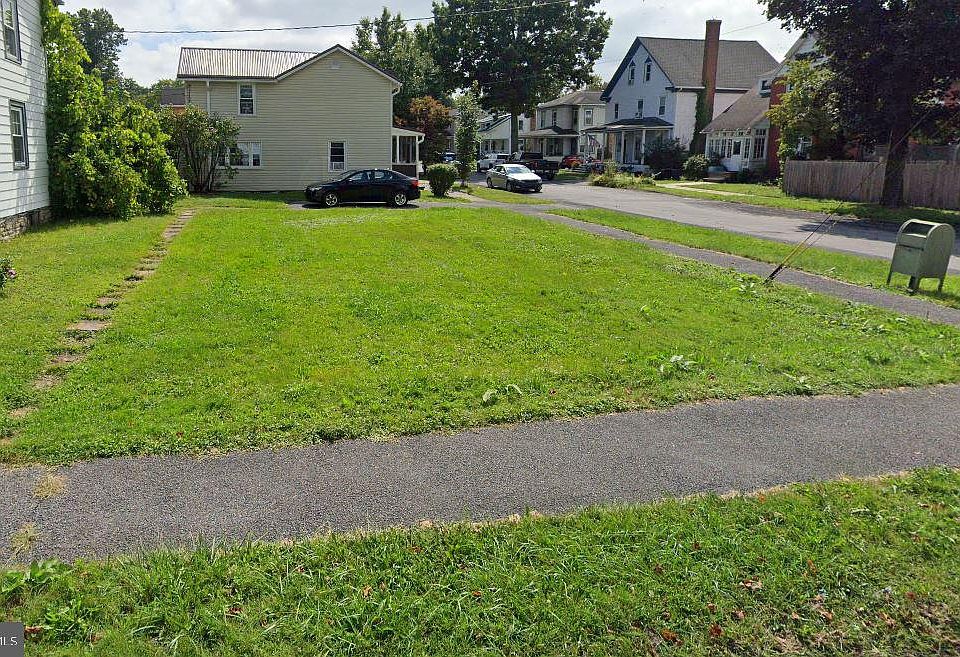 1st image of 205 N 5th St