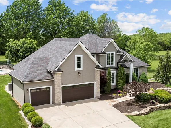 15618 Meadowbrook Ct, Raymore, MO 64083