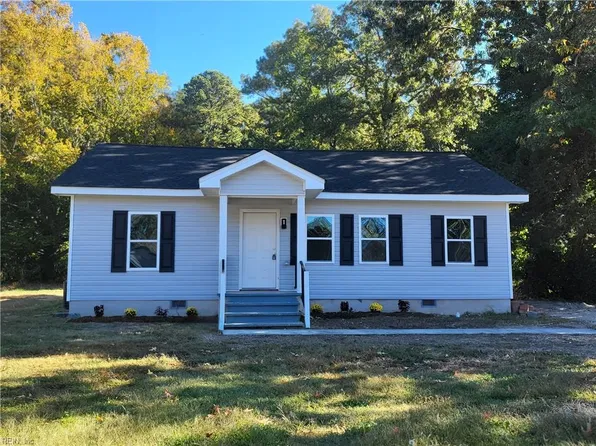 24 Smucker Rd, Newport News, VA 23602