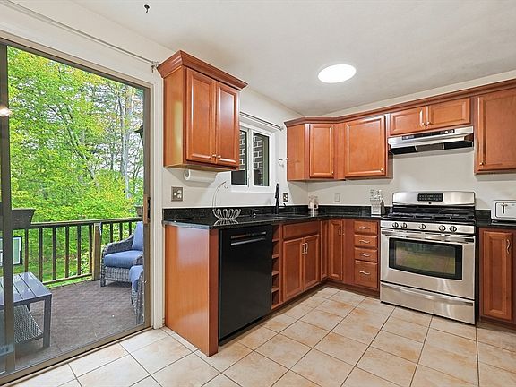 5th image of 123 Farrwood Dr #123