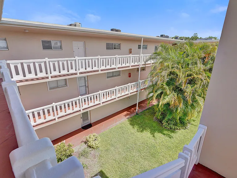 2640 Garden Dr S #301 — Photo 36