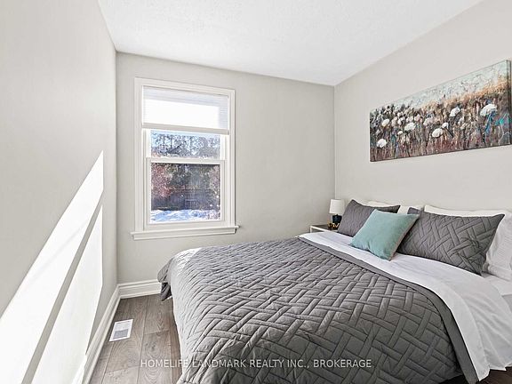 3rd image of 107 Parklea Dr