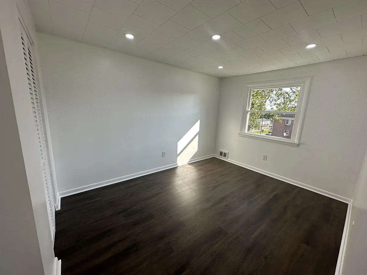 Building Photo - 741 Rockland St #1