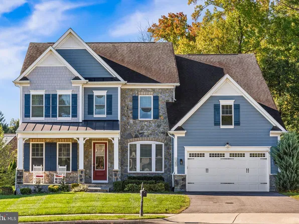 1385 Bishop Crest Ct, Alexandria, VA 22308