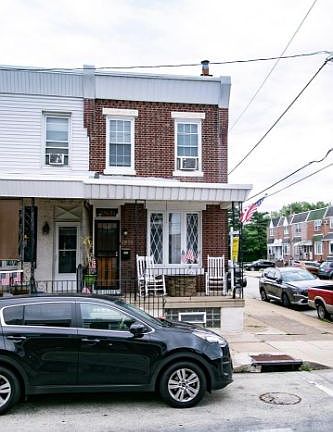 2nd image of 2831 Wilmot St