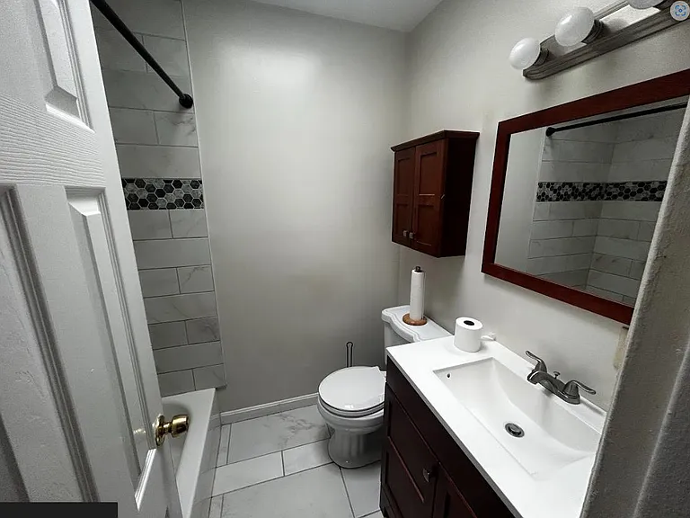 830 Montpelier St — Photo 10