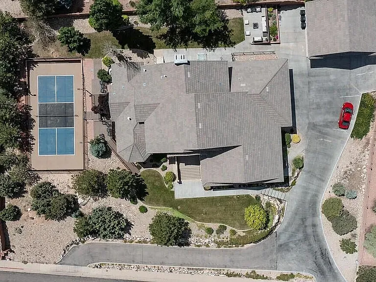 940 S Ridge Rd — Photo 2