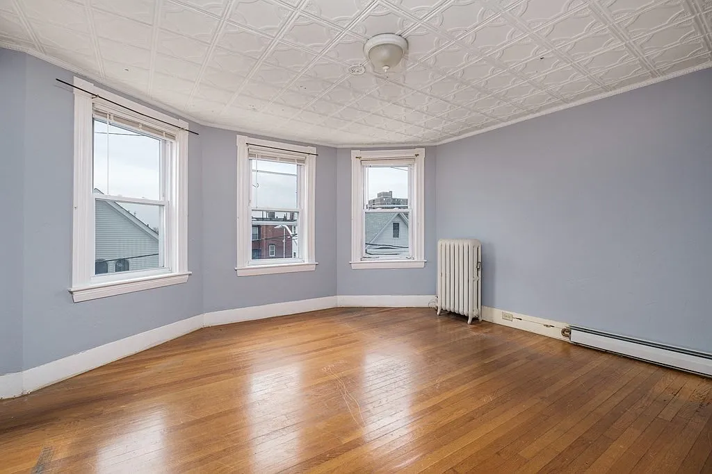 Building Photo - 20 Cottage St #3L