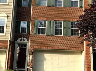 25179 Beach Pl, Chantilly, VA 20152