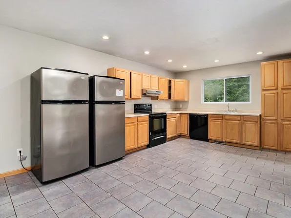 1126 Lafayette Ave, Kalamazoo, MI 49006