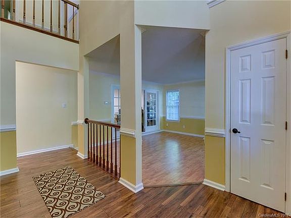 3rd image of 7301 Glen Brook Ln