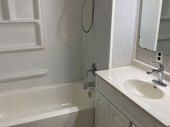 4th image of 272 N Lawn Ave