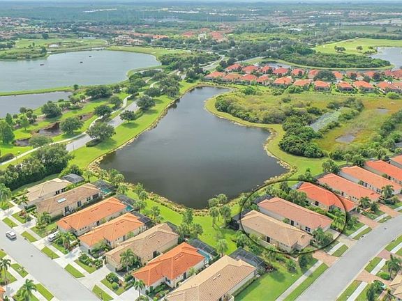3rd image of 105 Mestre Ct