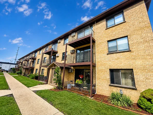 7214 W Wrightwood Ave APT 2N, Elmwood Park, IL 60707