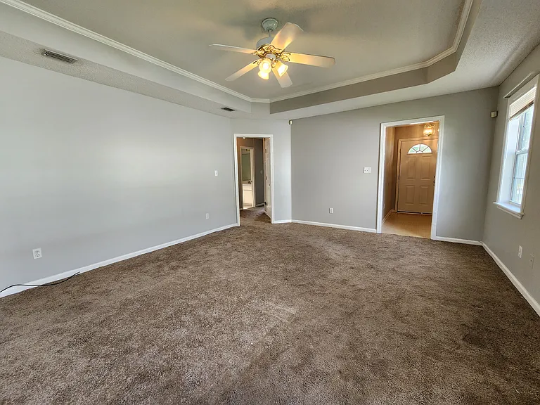 4126 Sedgwyck Ln — Photo 4