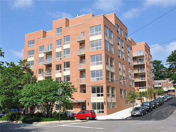 3rd image of 460 W 236th St #W4c