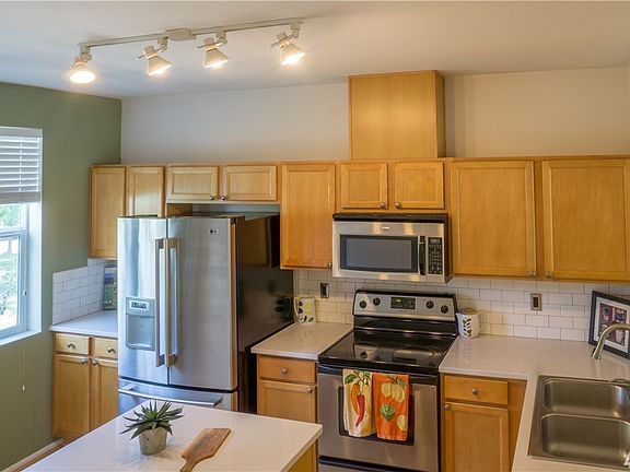 4th image of 6867 Holly Park Dr S #J2