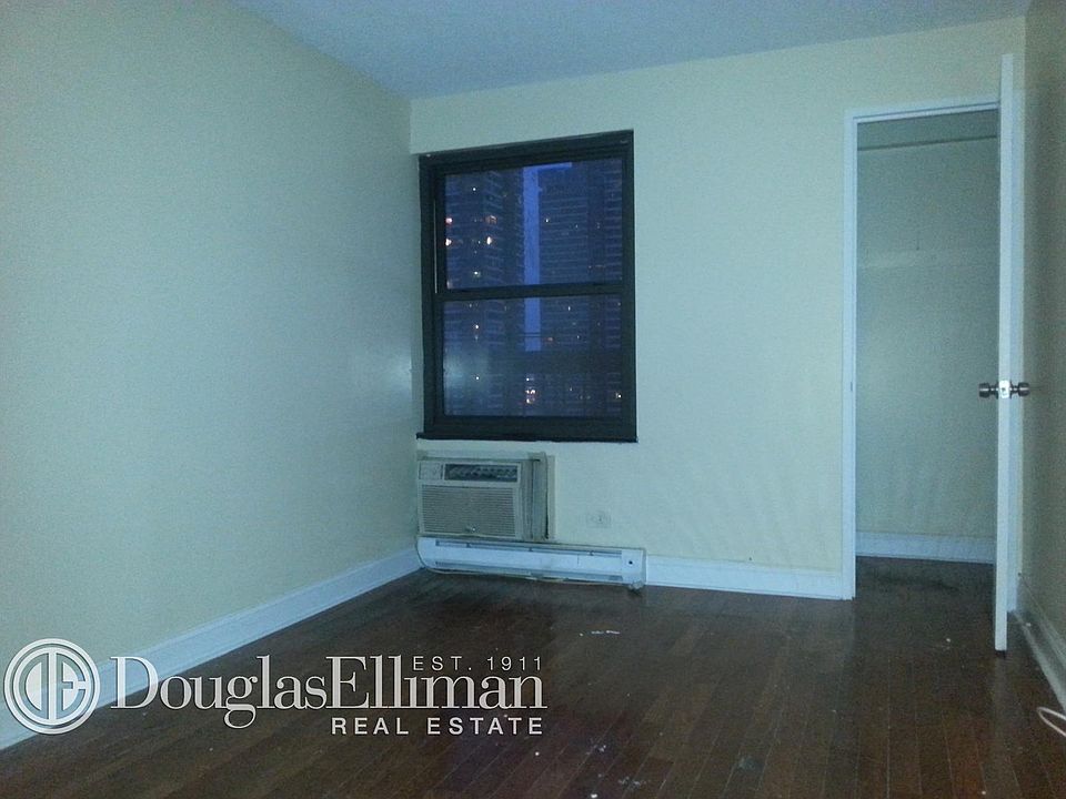 2nd image of 1990 Lexington Ave APT 17L