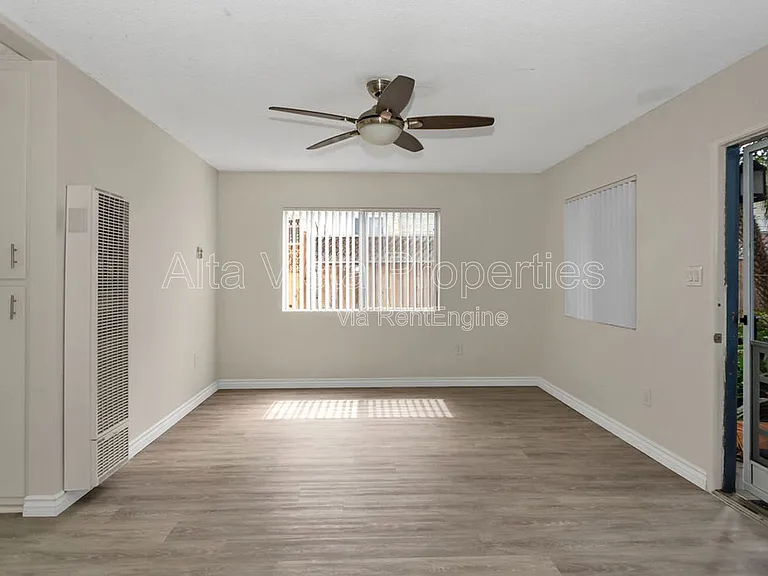 855 Emerald St #A — Photo 7