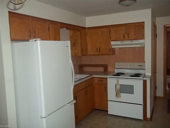 5th image of 837 Barclay Ave