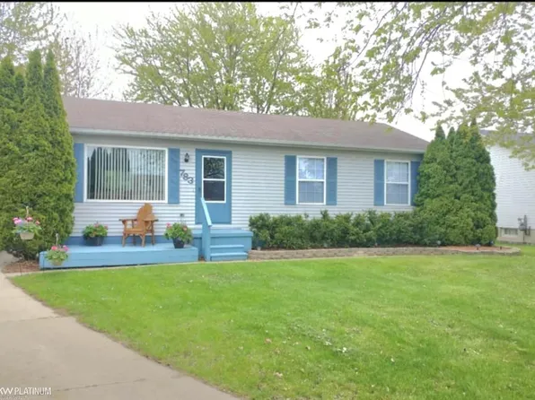 783 Applegate Dr, Marysville, MI 48040