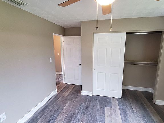 5th image of 1316 Oakwood Dr