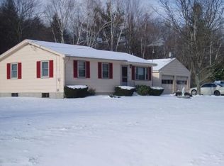 8 E River Rd, Huntington, MA 01050