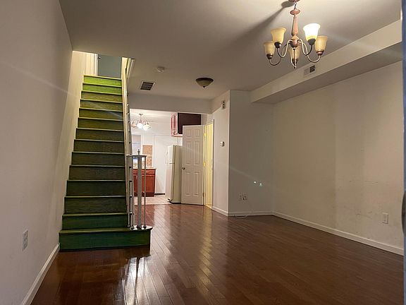 3rd image of 2531 S Mildred St